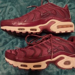 Nike sneakers for women